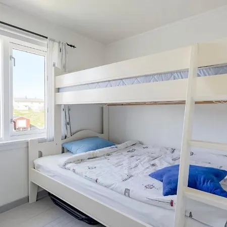 Σπίτι διακοπών Vacation With Beachfront On Titran