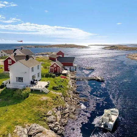 Σπίτι διακοπών Vacation With Beachfront On Titran
